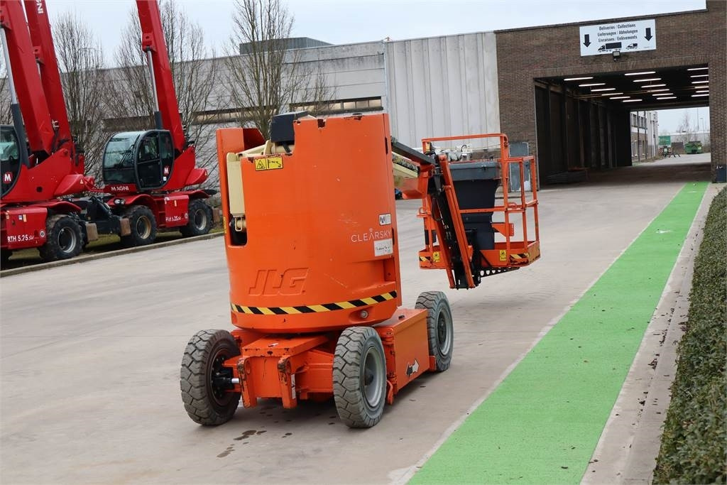 JLG E300AJP - Articulated boom: picture 4 JLG E300AJP - Articulated boom: picture 4