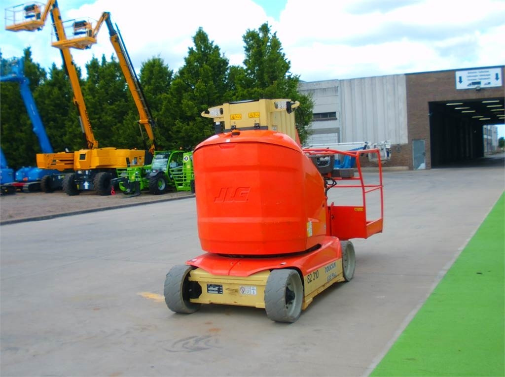 JLG Toucan 12E+ - Vertical mast lift: picture 4 JLG Toucan 12E+ - Vertical mast lift: picture 4