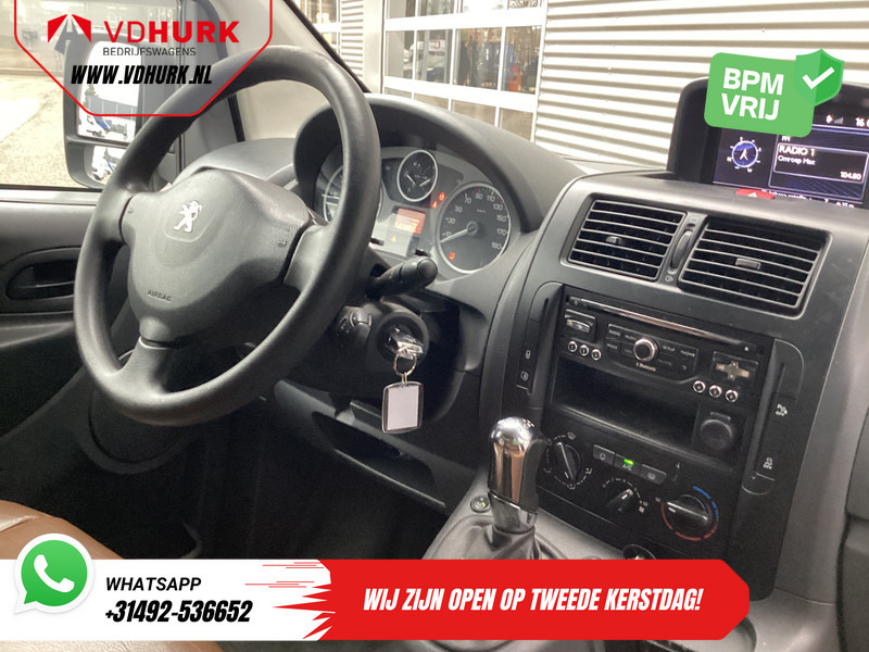 Peugeot Expert 2.0 HDI 165 pk Aut. L2 EXPORT Leder/ Imperiaal/ Airco/ Cruise/ PDC/ Trekhaak - Small van: picture 3 Peugeot Expert 2.0 HDI 165 pk Aut. L2 EXPORT Leder/ Imperiaal/ Airco/ Cruise/ PDC/ Trekhaak - Small van: picture 3