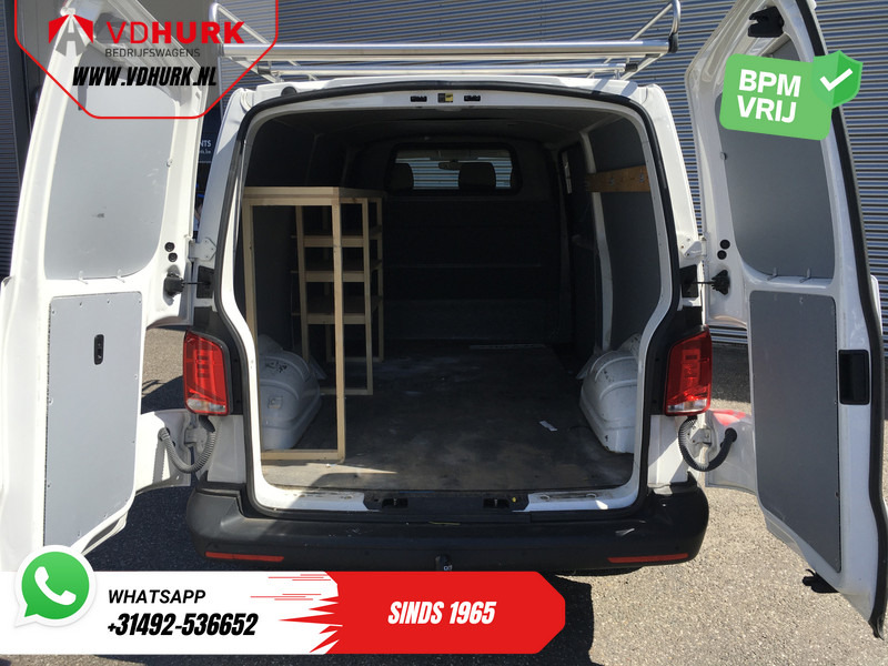 Volkswagen Transporter 2.0 TDI L2 BPM VRIJ! Imperiaal/ Carplay/ Airco/ Cruise/ PDC/ Trekhaak - Small van: picture 5 Volkswagen Transporter 2.0 TDI L2 BPM VRIJ! Imperiaal/ Carplay/ Airco/ Cruise/ PDC/ Trekhaak - Small van: picture 5
