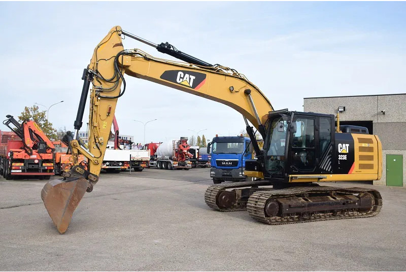 Caterpillar 323E-stock id2 - Crawler excavator: picture 4 Caterpillar 323E-stock id2 - Crawler excavator: picture 4