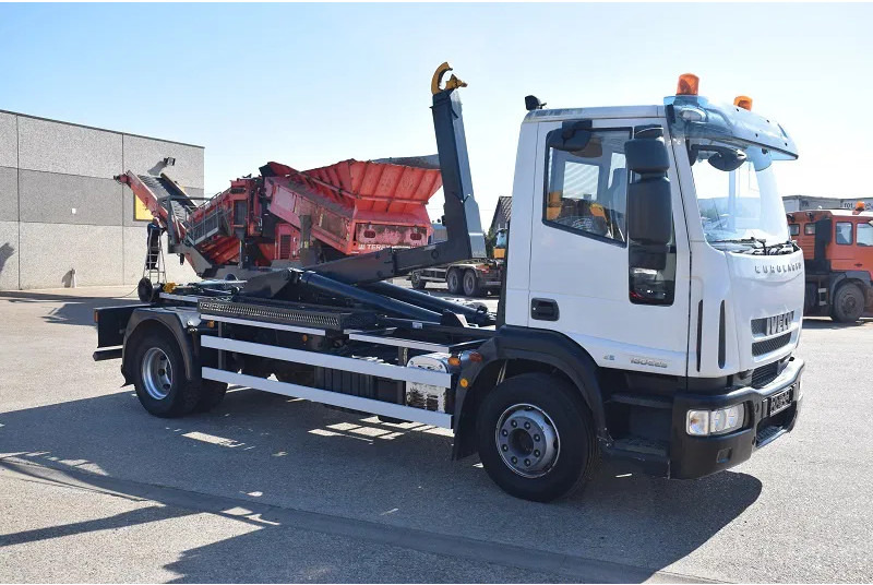 Iveco Iveco Eurocargo 160E25 - Hook lift truck: picture 5 Iveco Iveco Eurocargo 160E25 - Hook lift truck: picture 5