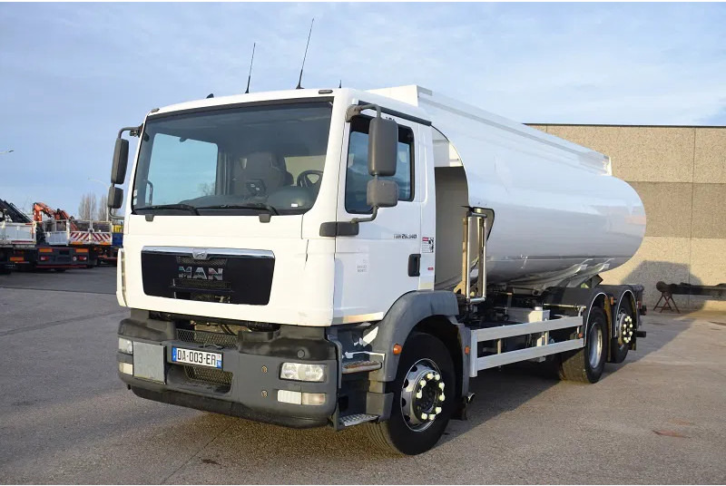 MAN TGM 26.340 - Tank truck: picture 2 MAN TGM 26.340 - Tank truck: picture 2