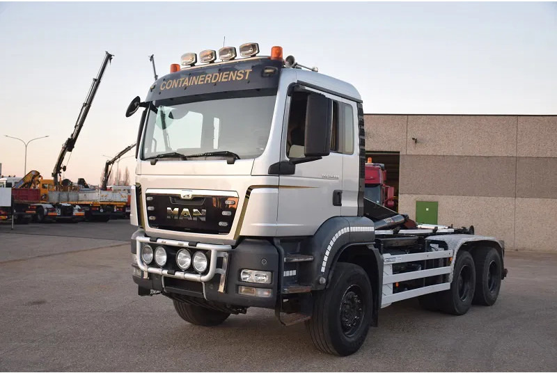 MAN TGS 33.400 - Hook lift truck: picture 2 MAN TGS 33.400 - Hook lift truck: picture 2