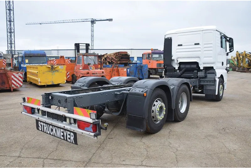 Cab chassis truck MAN TGX 26.480: picture 11