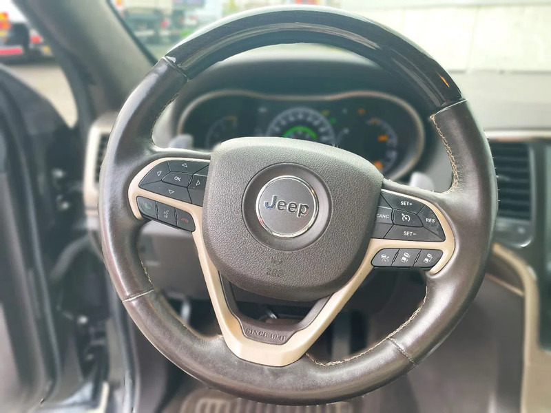 Jeep Grand Cherokee Jeep Grand Cherokee *Export*AHK 2,9t*zetelverw. voor-achter*elektr. zetels*adaptive cruise control - SUV: picture 5 Jeep Grand Cherokee Jeep Grand Cherokee *Export*AHK 2,9t*zetelverw. voor-achter*elektr. zetels*adaptive cruise control - SUV: picture 5