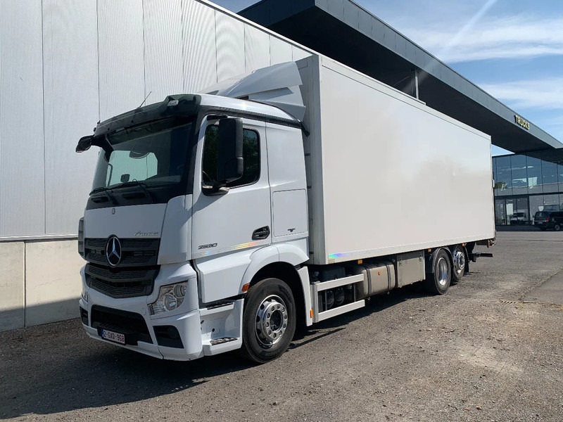 Mercedes-Benz Actros 2531 2530*Cruise control*SlaapCabine* - Box truck: picture 1 Mercedes-Benz Actros 2531 2530*Cruise control*SlaapCabine* - Box truck: picture 1