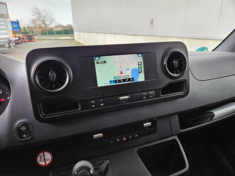 Mercedes-Benz Sprinter 317 CDI*L2H2*360°CAMERA*TEMPOMAT*NAVIGATIE*STOELVERWARMING* - Panel van: picture 5 Mercedes-Benz Sprinter 317 CDI*L2H2*360°CAMERA*TEMPOMAT*NAVIGATIE*STOELVERWARMING* - Panel van: picture 5