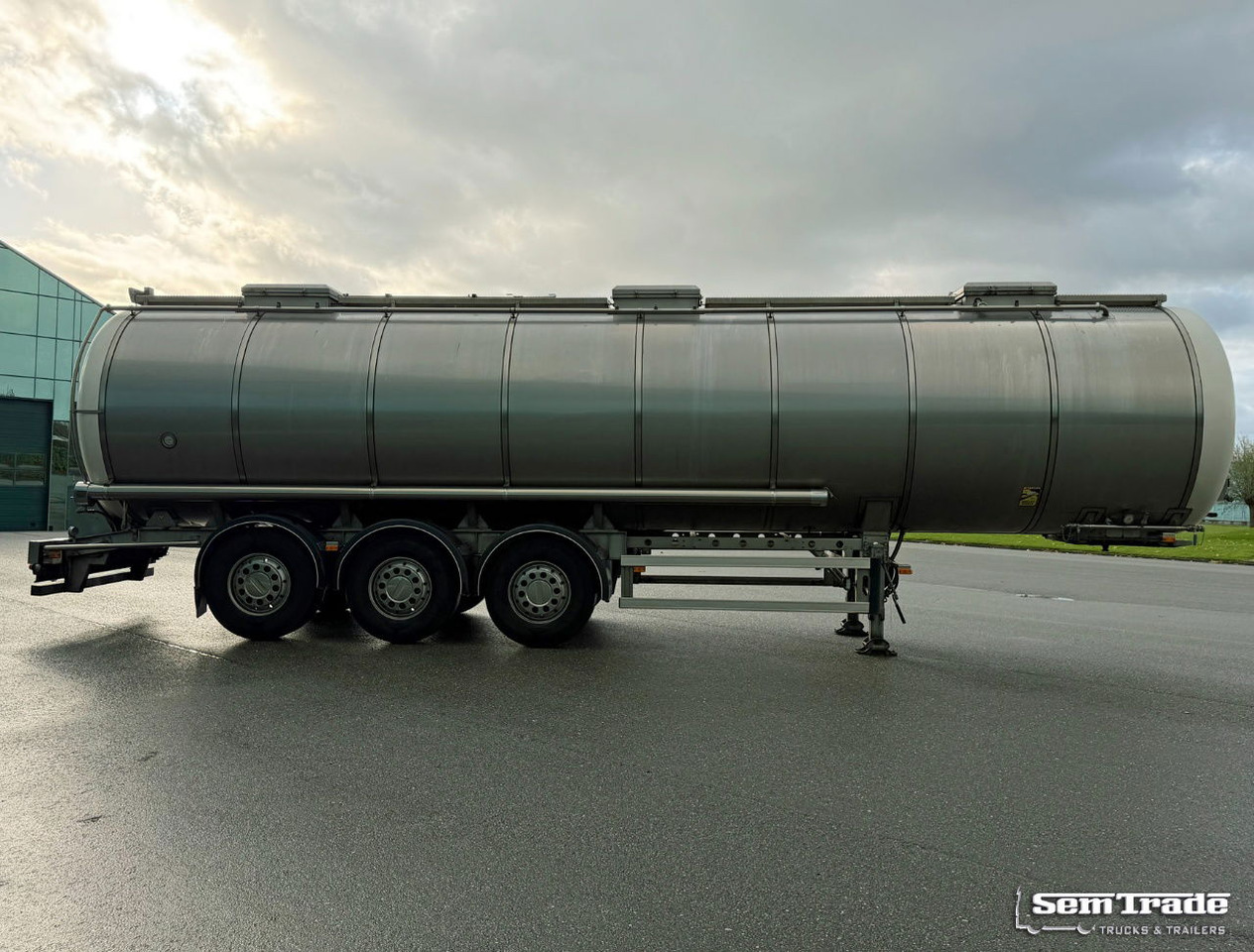 Tank semi-trailer Burg 37.300 Liter 3 Compartments Disc Brakes Super Condition NL Trailer: picture 6 Tank semi-trailer Burg 37.300 Liter 3 Compartments Disc Brakes Super Condition NL Trailer: picture 6