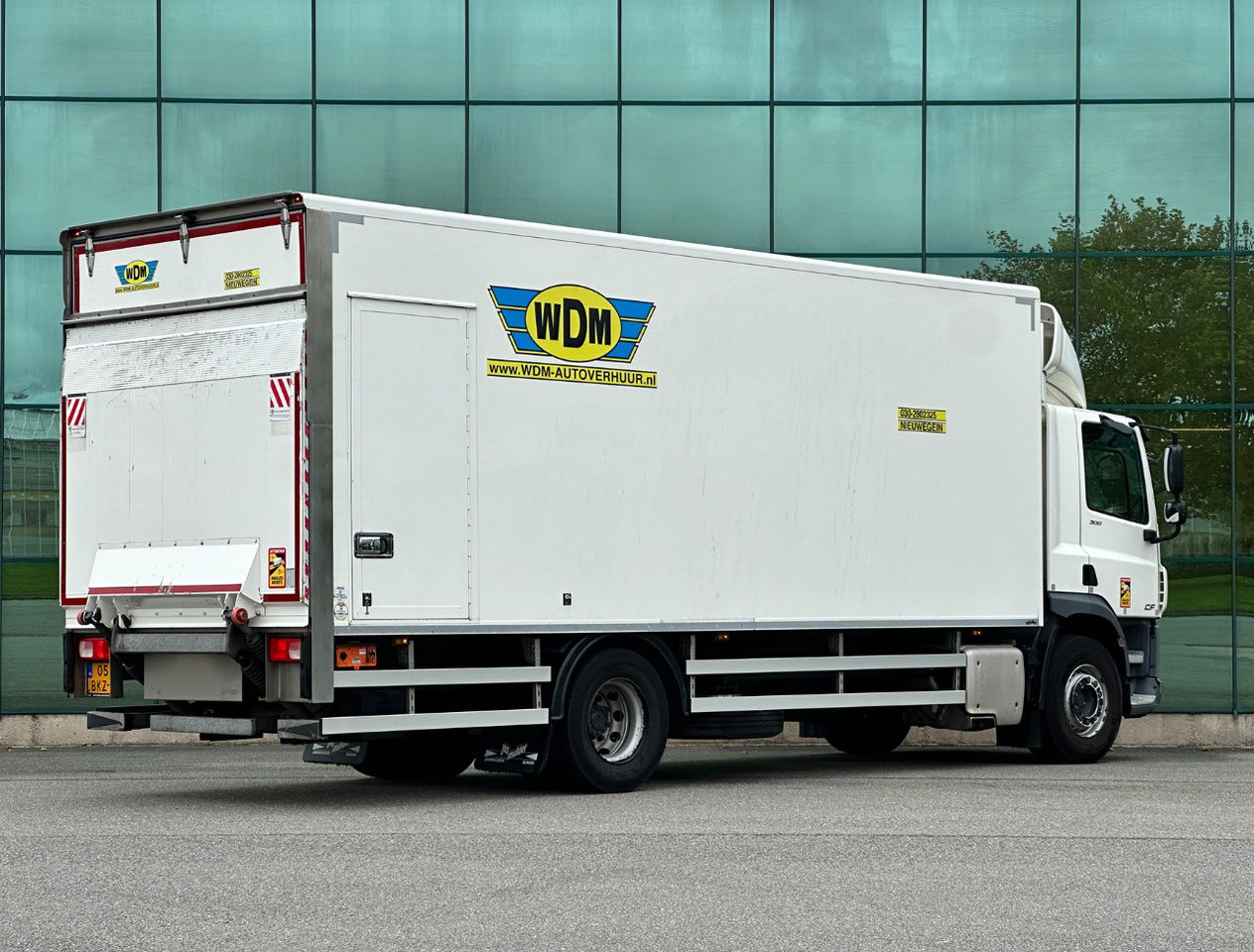 DAF CF 300 FA Only 215.000 KM 750 x 250 x 258 CM Inside TOP Condition NL Truck - Box truck: picture 5 DAF CF 300 FA Only 215.000 KM 750 x 250 x 258 CM Inside TOP Condition NL Truck - Box truck: picture 5