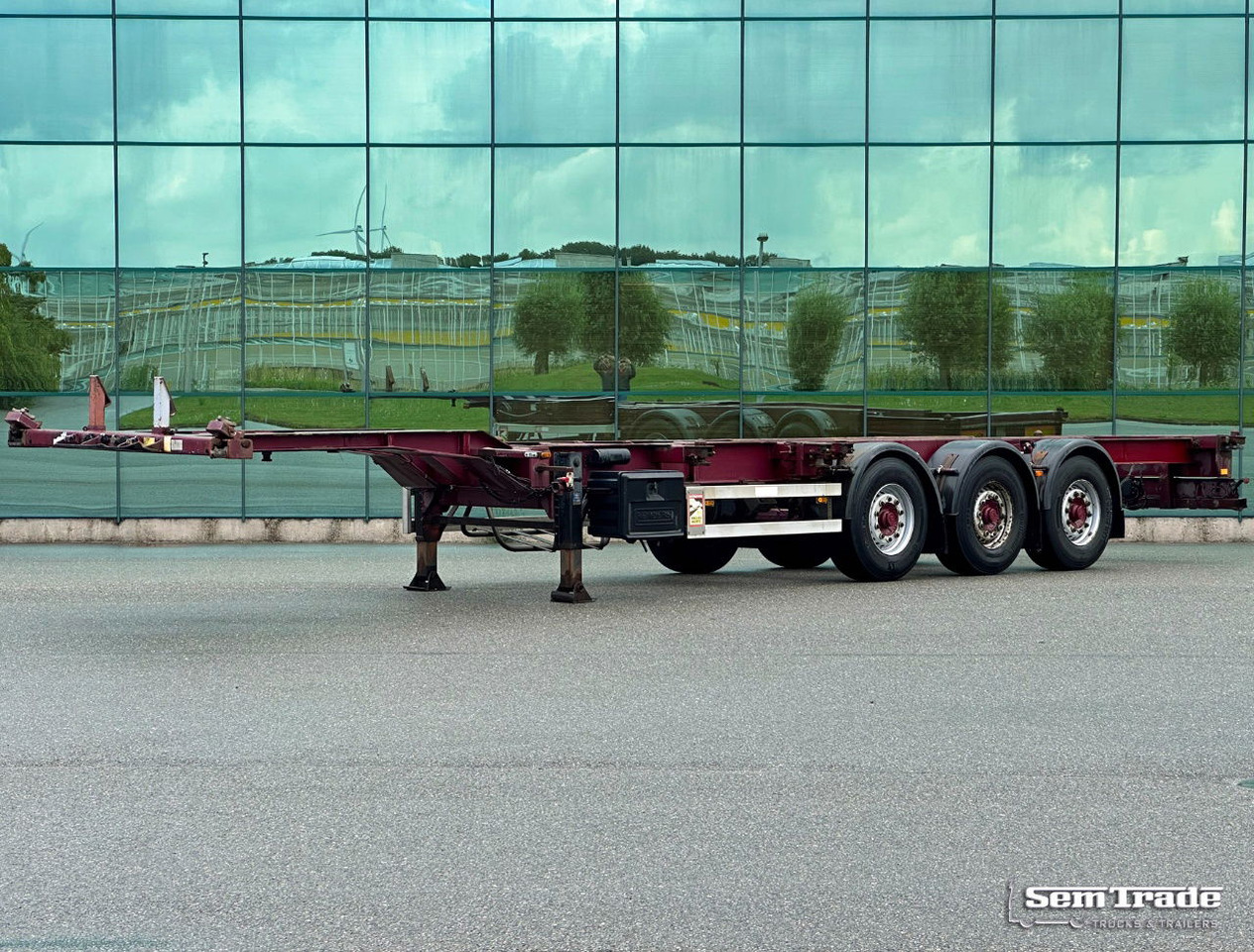 Renders ROC 12.27 CC Back Slider Lift Axle Disc Brakes Belgium-Trailer 2 Pieces - Container transporter/ Swap body semi-trailer: picture 1 Renders ROC 12.27 CC Back Slider Lift Axle Disc Brakes Belgium-Trailer 2 Pieces - Container transporter/ Swap body semi-trailer: picture 1