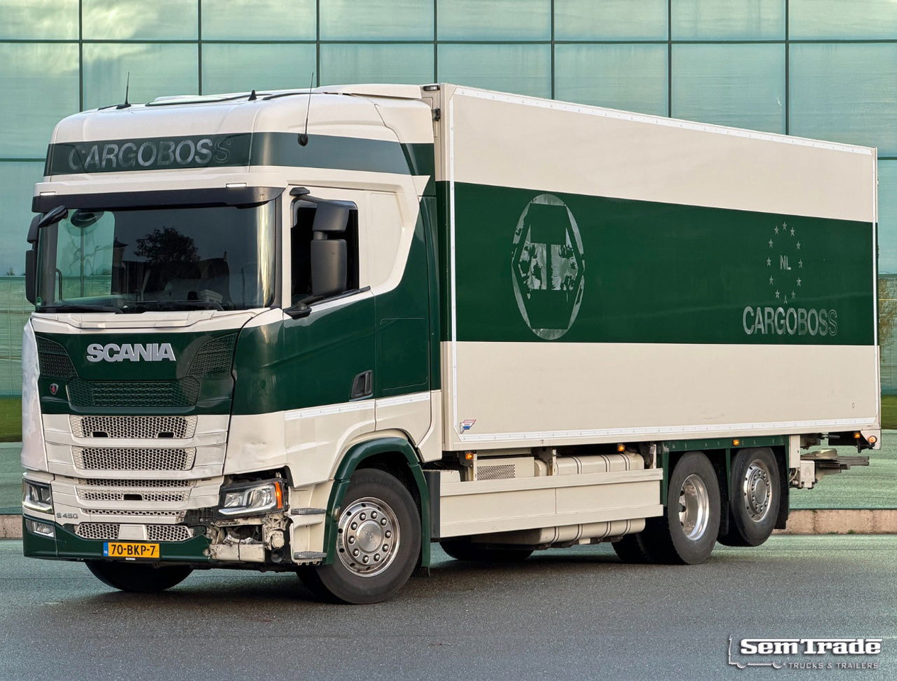 Scania S450 Full AIR Retarder VAN Beurden Isolated BOX Hydrarolls TRS Cooling NL-Truck - Refrigerator truck: picture 1 Scania S450 Full AIR Retarder VAN Beurden Isolated BOX Hydrarolls TRS Cooling NL-Truck - Refrigerator truck: picture 1