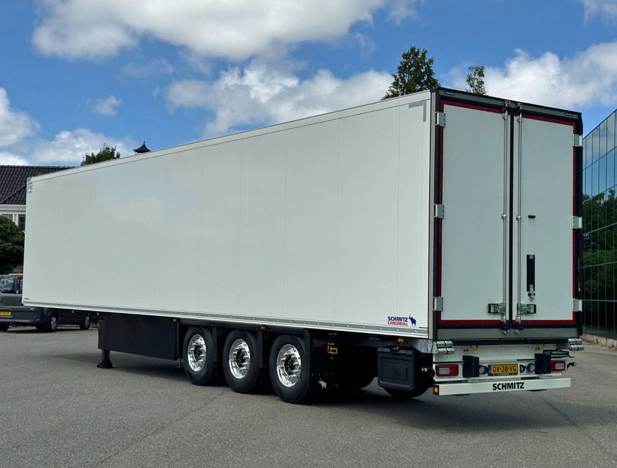 Schmitz Cargobull SCBS3B Thermo King Avancer A-400 270 High NEW AND Unused 2x Lift Axles Flower Wide - Refrigerator semi-trailer: picture 3 Schmitz Cargobull SCBS3B Thermo King Avancer A-400 270 High NEW AND Unused 2x Lift Axles Flower Wide - Refrigerator semi-trailer: picture 3