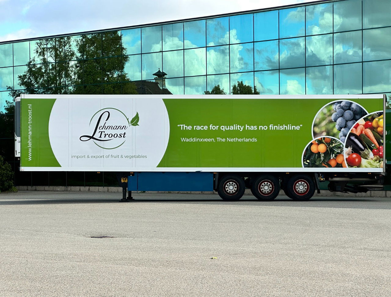 Schmitz Cargobull SKO 24 Thermo King SLX 200 Only 3645 Engine Hours 2X Lift Axle Flowerwide 270 CM High Inside Tail Lift NL-Trailer - Refrigerator semi-trailer: picture 2 Schmitz Cargobull SKO 24 Thermo King SLX 200 Only 3645 Engine Hours 2X Lift Axle Flowerwide 270 CM High Inside Tail Lift NL-Trailer - Refrigerator semi-trailer: picture 2