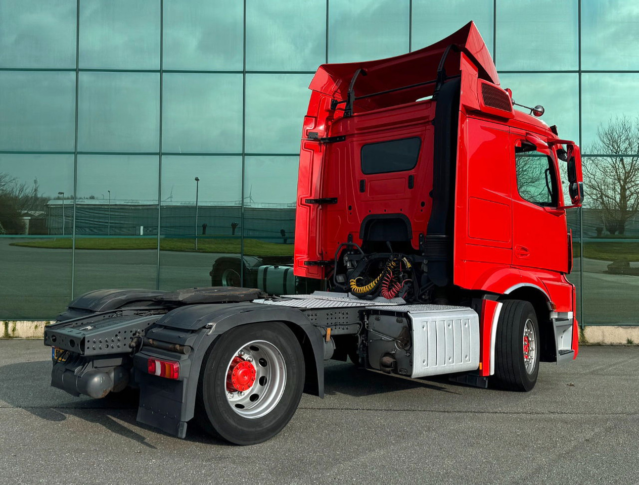 Mercedes-Benz Actros 1842 Full AIR Only 416.000 KM Euro 6 TOP Condition NL Truck - Tractor unit: picture 4 Mercedes-Benz Actros 1842 Full AIR Only 416.000 KM Euro 6 TOP Condition NL Truck - Tractor unit: picture 4