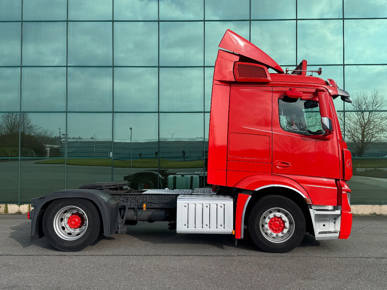 Mercedes-Benz Actros 1842 Full AIR Only 416.000 KM Euro 6 TOP Condition NL Truck - Tractor unit: picture 5 Mercedes-Benz Actros 1842 Full AIR Only 416.000 KM Euro 6 TOP Condition NL Truck - Tractor unit: picture 5