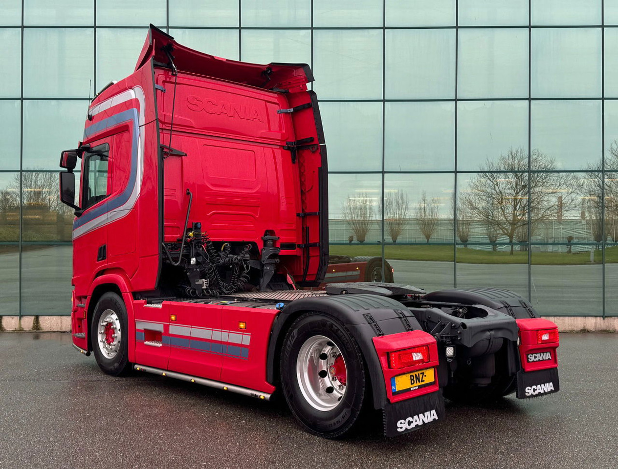 Scania R450 NGS Full AIR Retarder Only 409.000 KM NEW Smart Tacho Perfect Condit - Tractor unit: picture 3 Scania R450 NGS Full AIR Retarder Only 409.000 KM NEW Smart Tacho Perfect Condit - Tractor unit: picture 3
