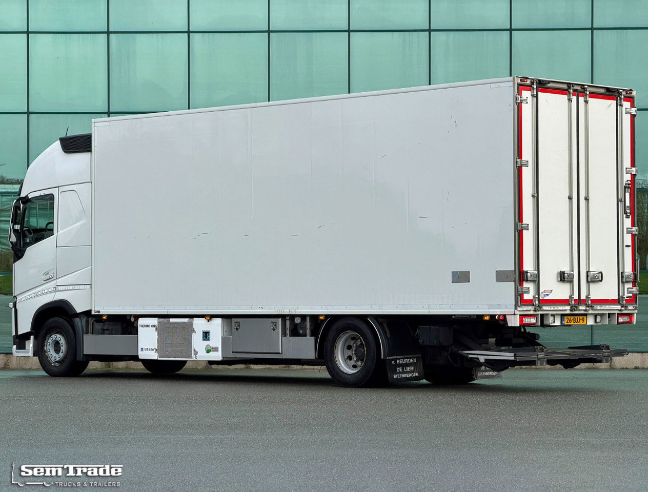 Volvo FH 13.460 I-Park Cool Themo King UT-800 VAN Beurden BOX Tail Lift TOP Condition NL-Truck - Refrigerator truck: picture 3 Volvo FH 13.460 I-Park Cool Themo King UT-800 VAN Beurden BOX Tail Lift TOP Condition NL-Truck - Refrigerator truck: picture 3