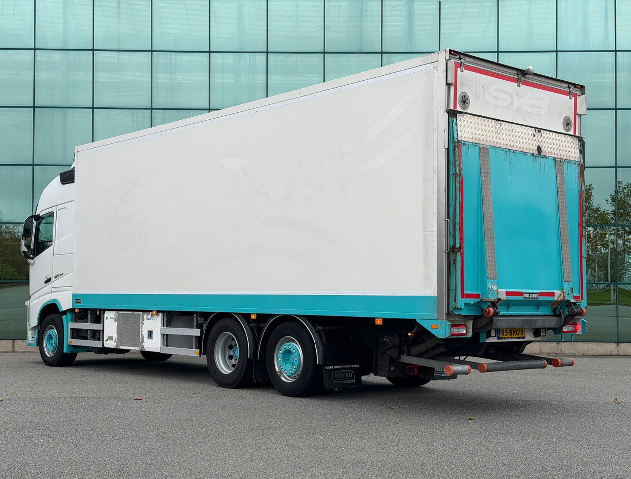 Volvo FH 420 6X2 Globetrotter Heiwo BOX 875 x 250 x 272 CM IN Thermo King T-800 490.000 KM TOP Condition NL Truck - Refrigerator truck: picture 3 Volvo FH 420 6X2 Globetrotter Heiwo BOX 875 x 250 x 272 CM IN Thermo King T-800 490.000 KM TOP Condition NL Truck - Refrigerator truck: picture 3