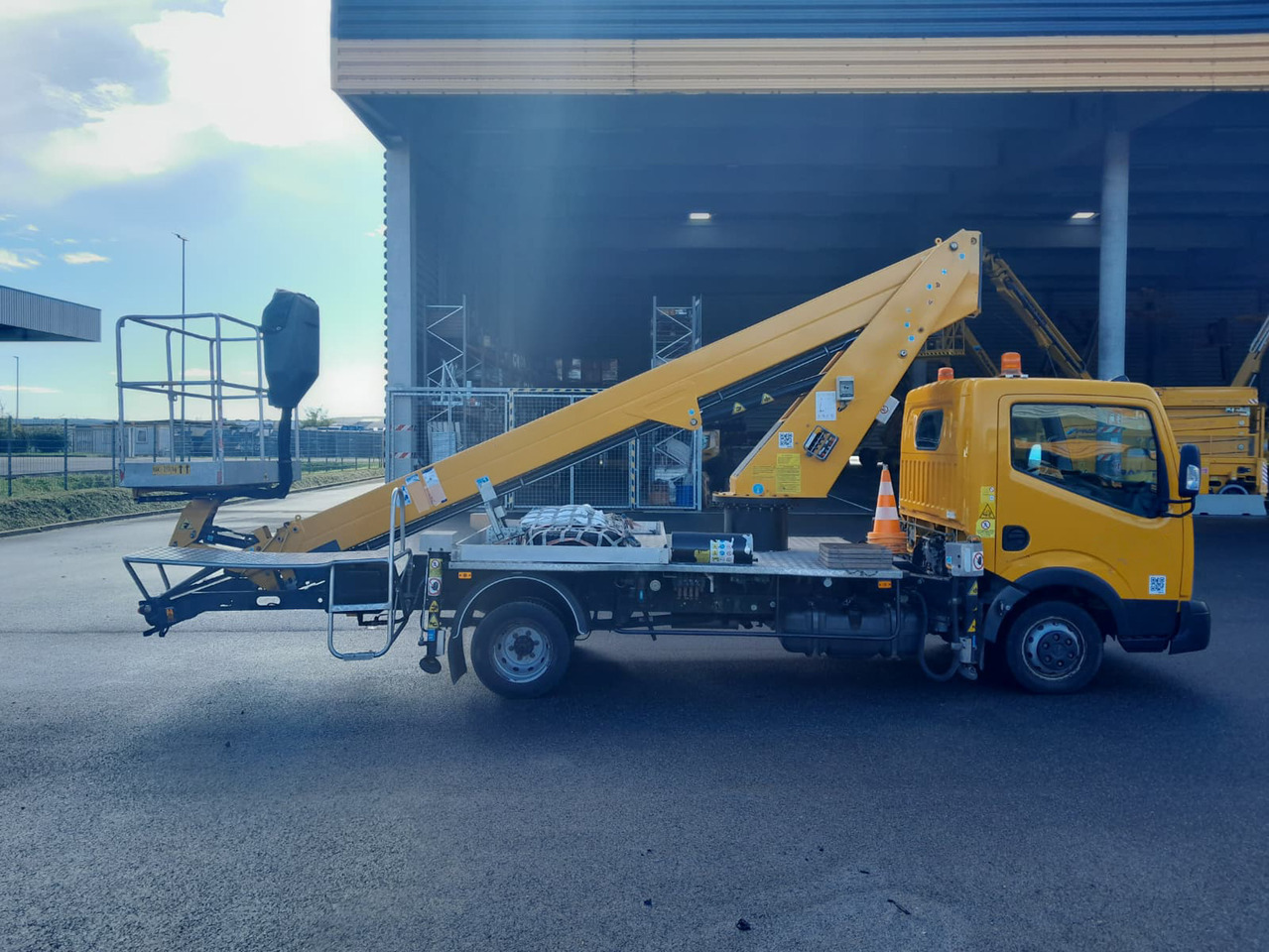 GSR E200T Comfort X - Truck mounted aerial platform: picture 5 GSR E200T Comfort X - Truck mounted aerial platform: picture 5