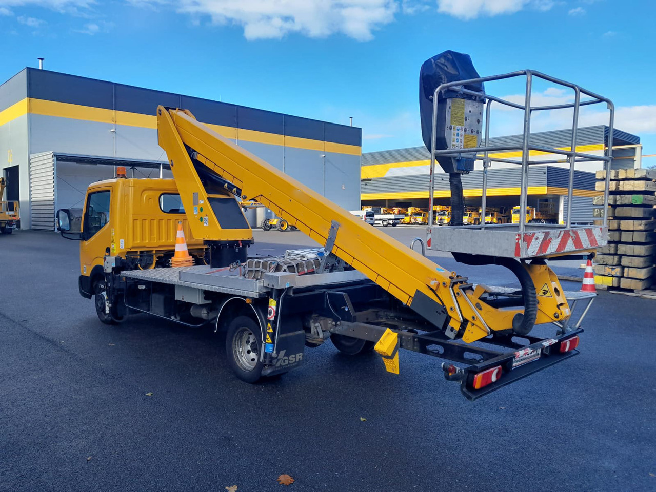 GSR E200T Comfort X - Truck mounted aerial platform: picture 2 GSR E200T Comfort X - Truck mounted aerial platform: picture 2