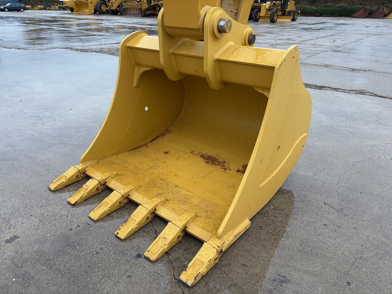 Excavator CATERPILLAR 390F Long reach: picture 17 Excavator CATERPILLAR 390F Long reach: picture 17