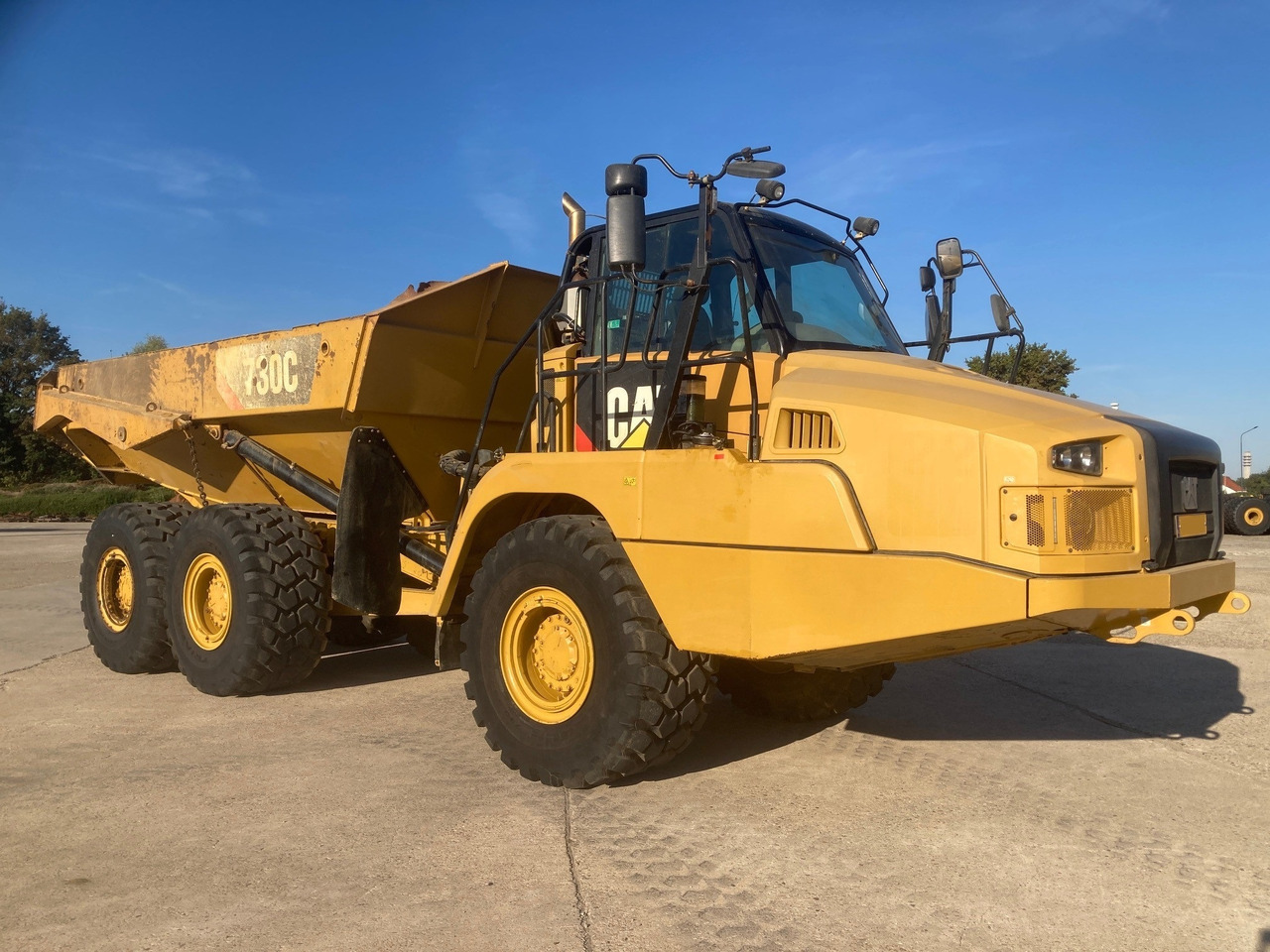 CATERPILLAR 730C - Articulated dumper: picture 4 CATERPILLAR 730C - Articulated dumper: picture 4