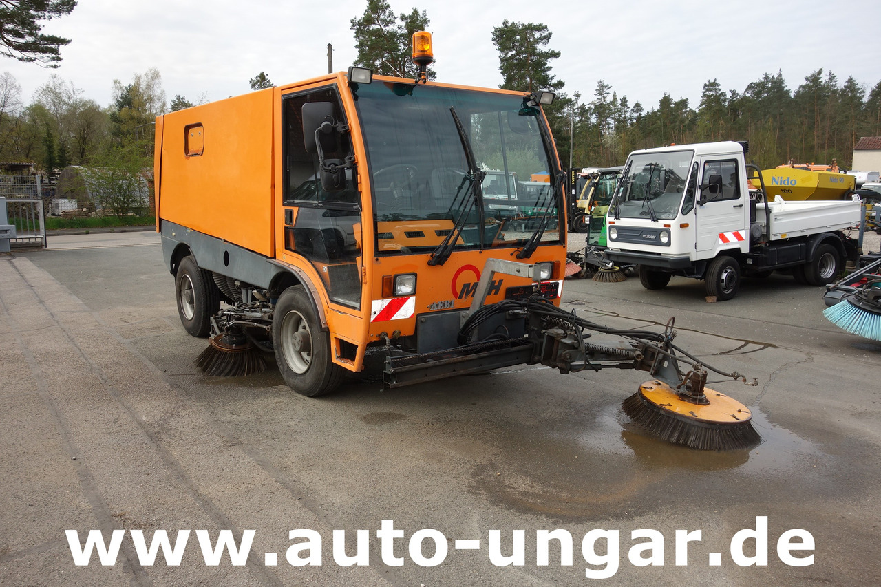 Aebi MFH 5000 Kehrmaschine Baujahr 2004 4-Rad Lenkung Wildkrautbesen - Road sweeper: picture 1 Aebi MFH 5000 Kehrmaschine Baujahr 2004 4-Rad Lenkung Wildkrautbesen - Road sweeper: picture 1