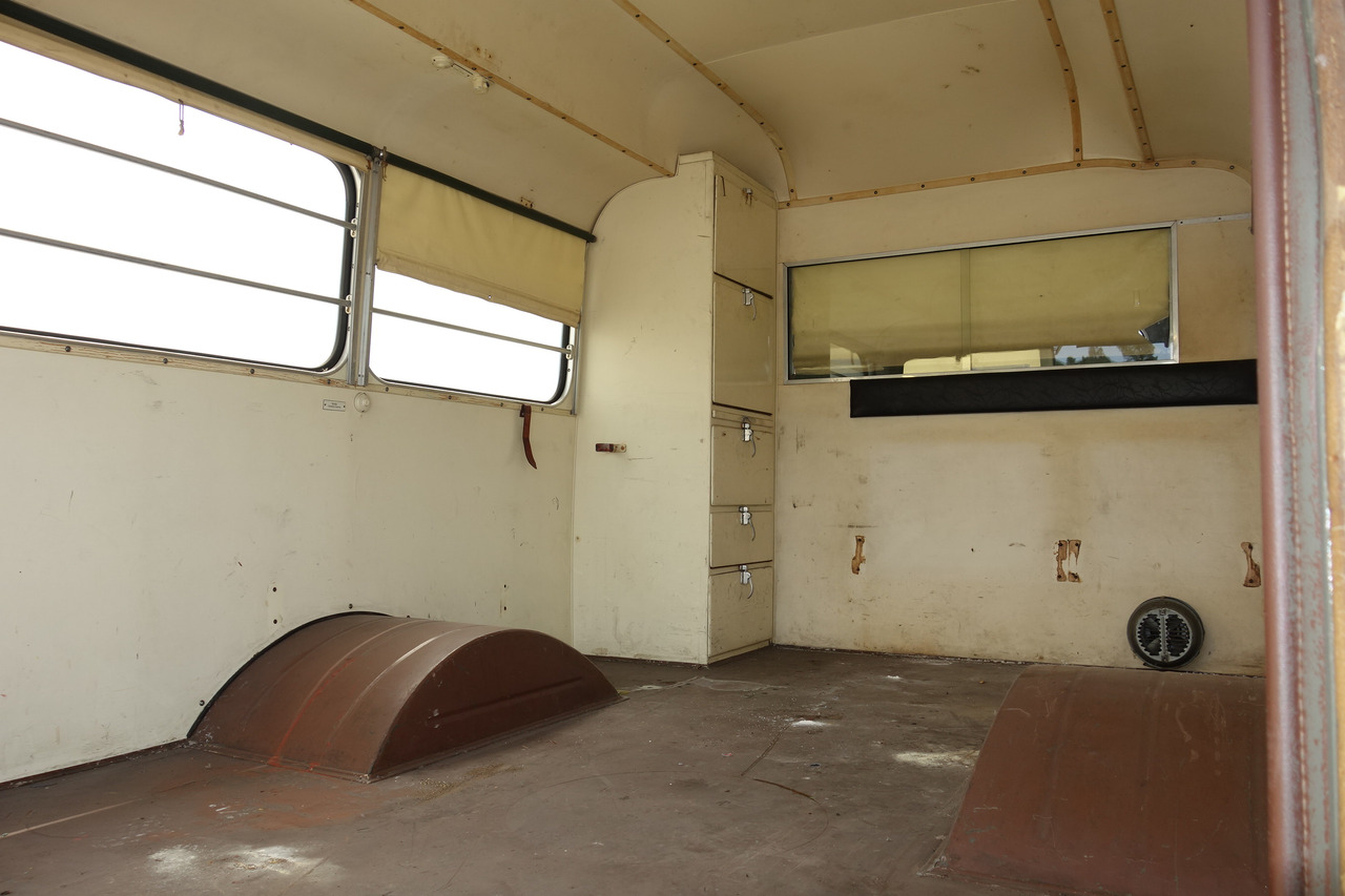 Ambulance FORD Ford FK 3500 V8 mit H-Kennzeichen Oldtimer: picture 22 Ambulance FORD Ford FK 3500 V8 mit H-Kennzeichen Oldtimer: picture 22