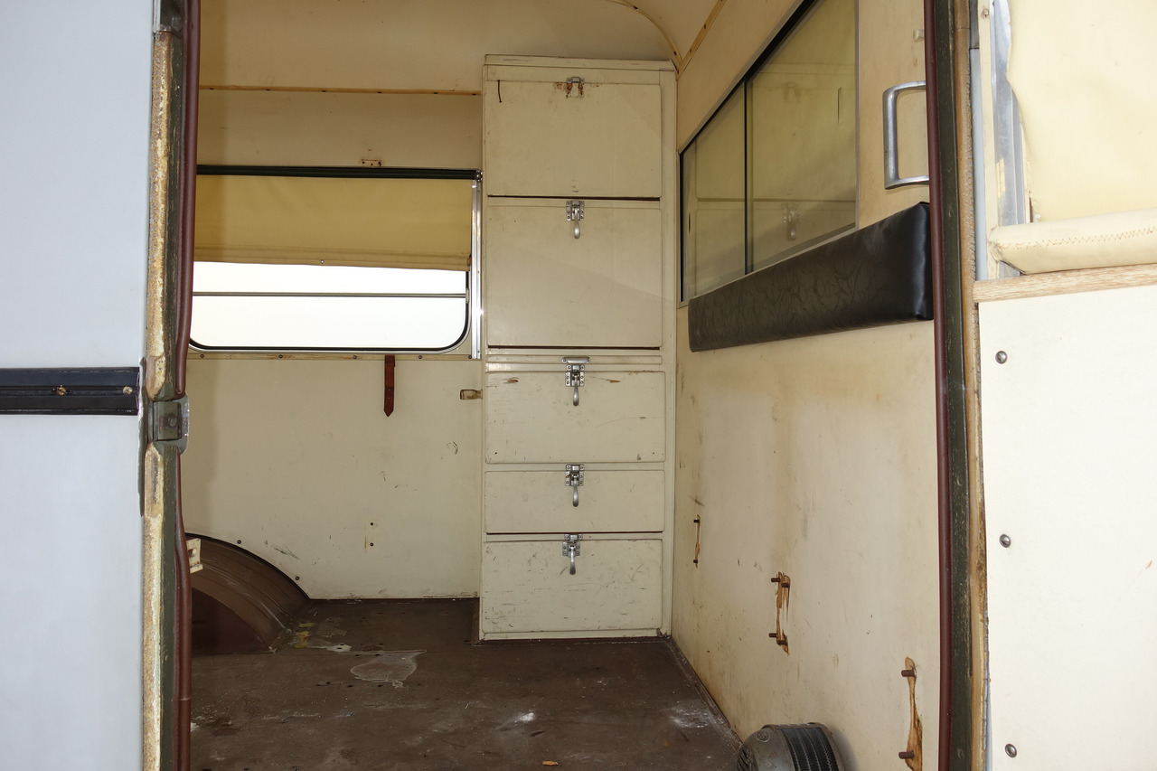 Ambulance FORD Ford FK 3500 V8 mit H-Kennzeichen Oldtimer: picture 27 Ambulance FORD Ford FK 3500 V8 mit H-Kennzeichen Oldtimer: picture 27