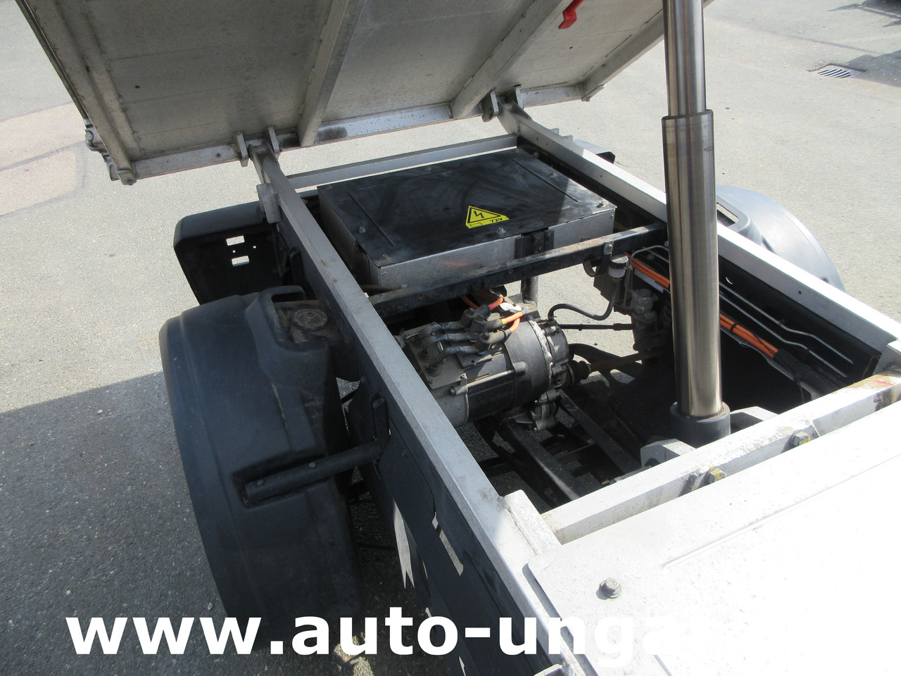 Electric utility vehicle GOUPIL G5 E Kipper Unfall- und Getriebeschaden Elektrofahrzeug Bj 2014: picture 9 Electric utility vehicle GOUPIL G5 E Kipper Unfall- und Getriebeschaden Elektrofahrzeug Bj 2014: picture 9