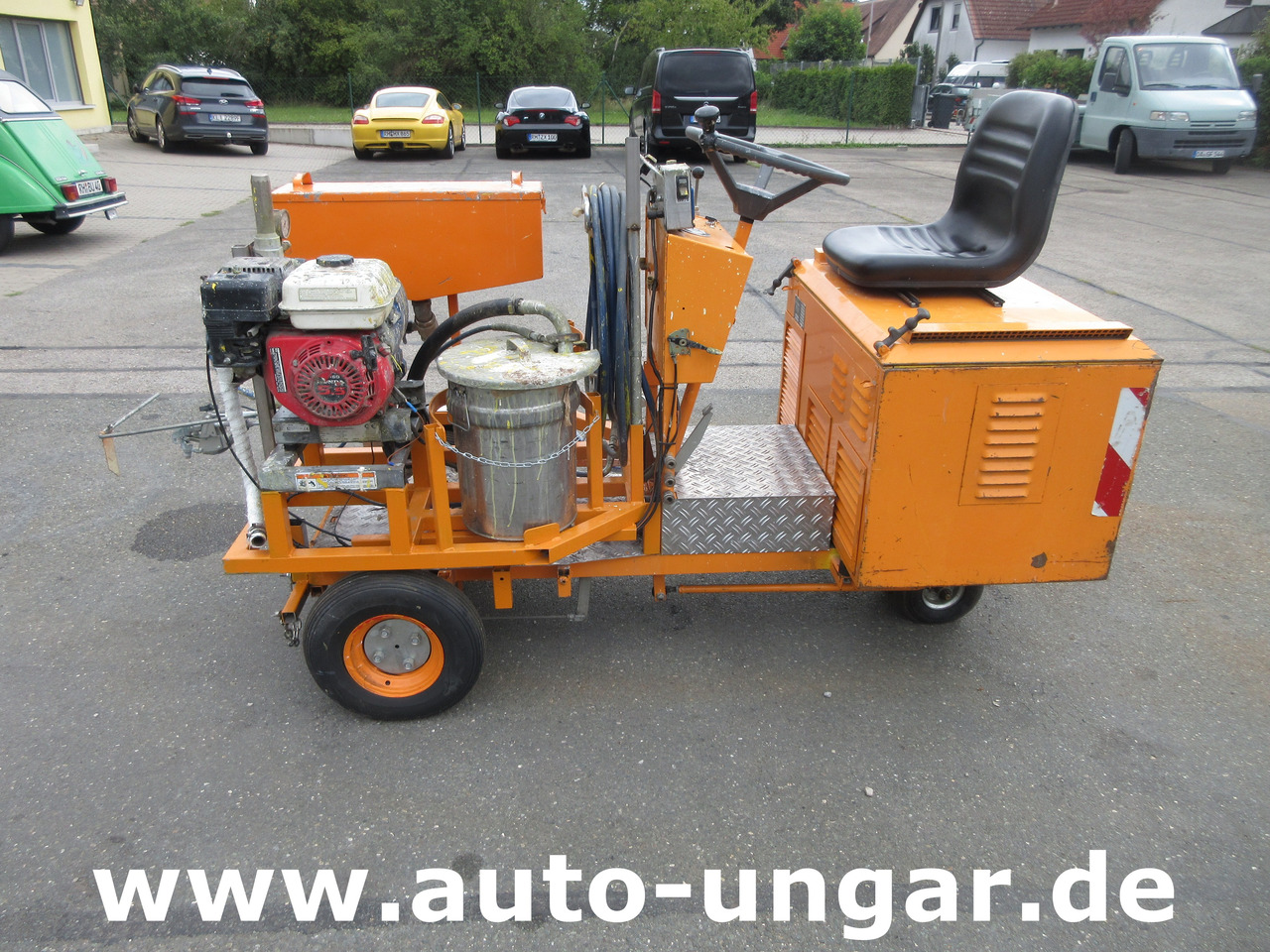 Graco LineLazer II 5900  auf Zindel VarioZet Linedriver Perlstreuer + Airless-Farb-Spritze Hofmann - Asphalt machine: picture 3 Graco LineLazer II 5900  auf Zindel VarioZet Linedriver Perlstreuer + Airless-Farb-Spritze Hofmann - Asphalt machine: picture 3