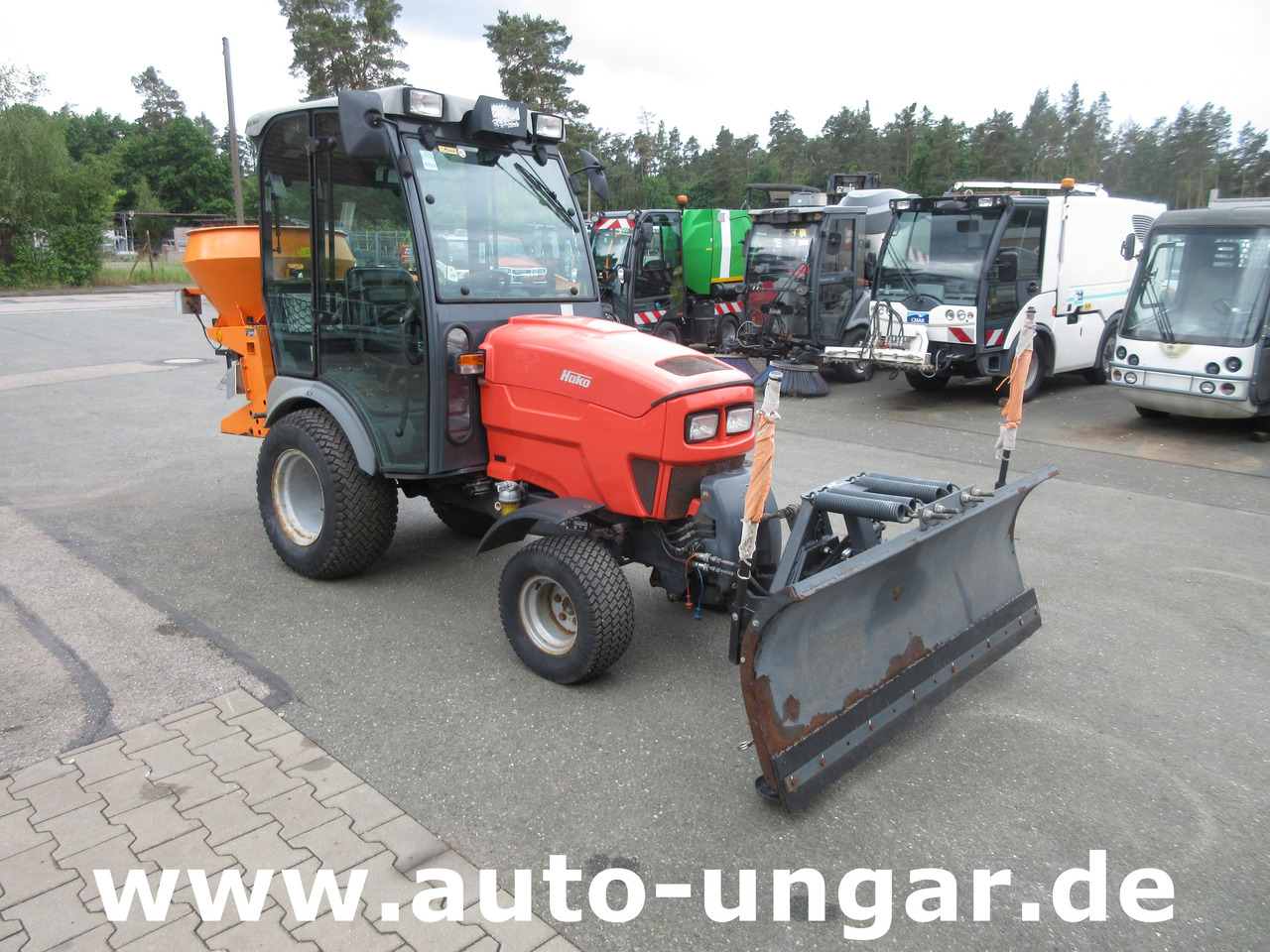 HAKO Hakotrac 2650 DA Winterdienst Schneepflug & Streuer 4x4 Zapfwelle Hydraulik - Municipal tractor: picture 2 HAKO Hakotrac 2650 DA Winterdienst Schneepflug & Streuer 4x4 Zapfwelle Hydraulik - Municipal tractor: picture 2