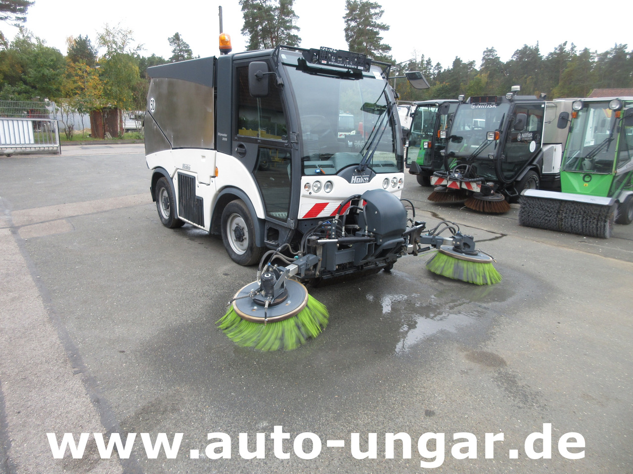 Hako Citymaster CM 2000 Kehrmaschine 4-Rad-Lenkung VW Diesel Motor - Road sweeper: picture 1 Hako Citymaster CM 2000 Kehrmaschine 4-Rad-Lenkung VW Diesel Motor - Road sweeper: picture 1