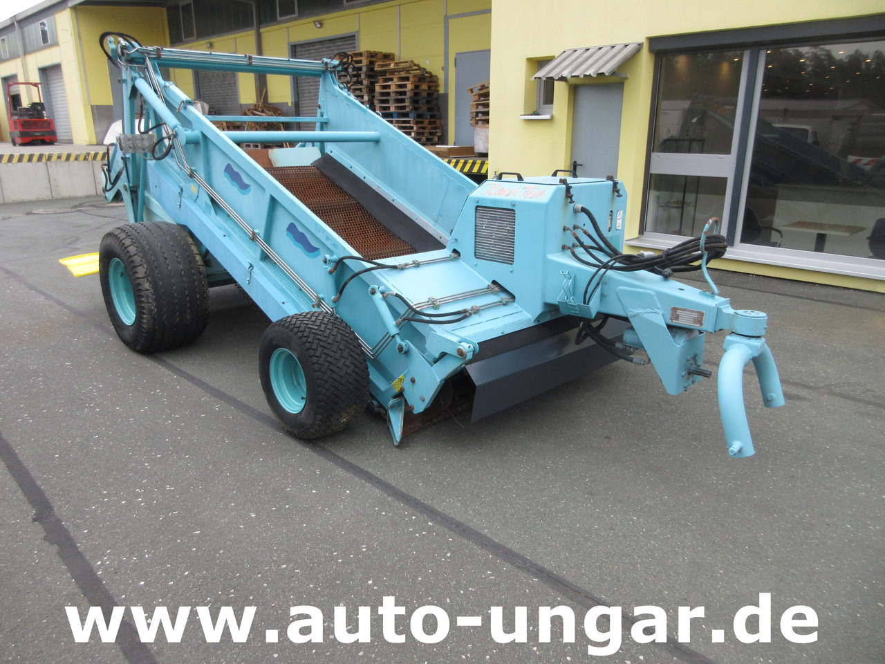 Pistenbully BeachTech STR 2000 BeachCleaner Strandreiniger чистач на плажа - Municipal/ Special vehicle: picture 2 Pistenbully BeachTech STR 2000 BeachCleaner Strandreiniger чистач на плажа - Municipal/ Special vehicle: picture 2