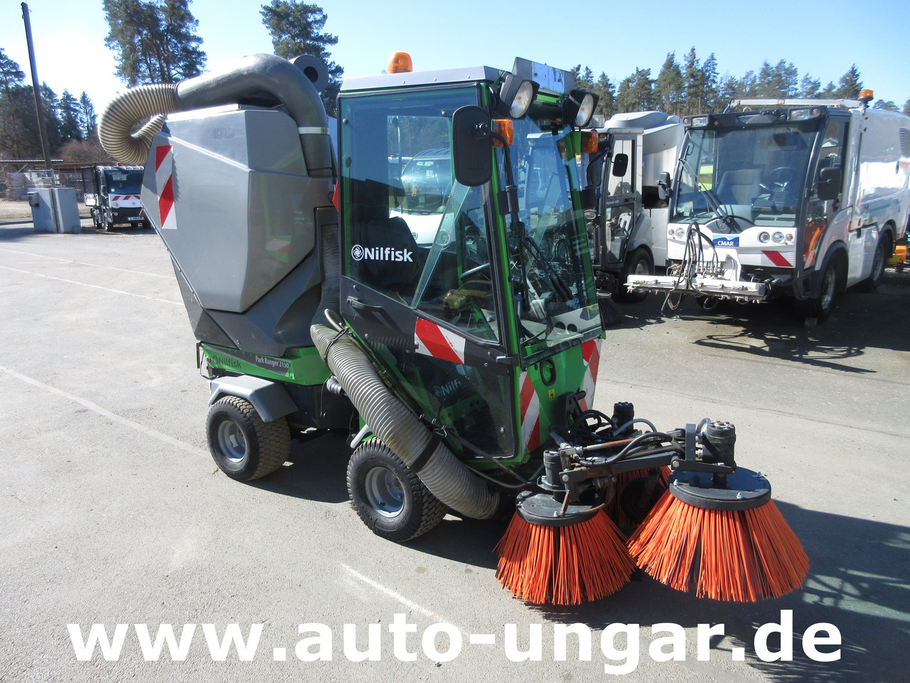 NILFISK Park Ranger 2150 Egholm Geräteträger mit Kehraufbau Baujahr 2018 Perkins - Road sweeper: picture 1 NILFISK Park Ranger 2150 Egholm Geräteträger mit Kehraufbau Baujahr 2018 Perkins - Road sweeper: picture 1