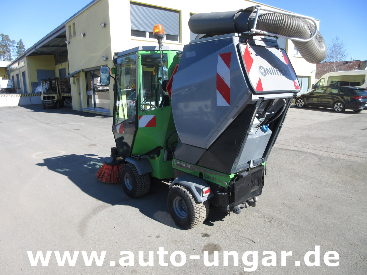 NILFISK Park Ranger 2150 Egholm Geräteträger mit Kehraufbau Baujahr 2018 Perkins - Road sweeper: picture 5 NILFISK Park Ranger 2150 Egholm Geräteträger mit Kehraufbau Baujahr 2018 Perkins - Road sweeper: picture 5