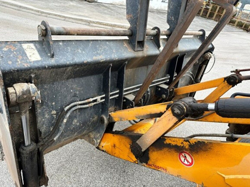 Backhoe loader JCB 4 CX: picture 15