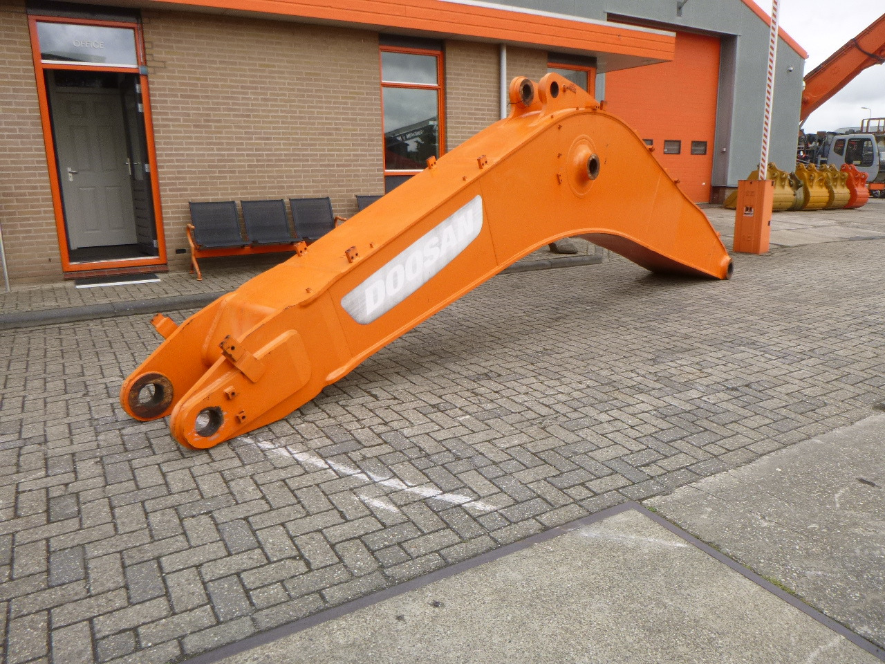 DOOSAN DX480/DX520/DX530 - Boom for Excavator: picture 2 DOOSAN DX480/DX520/DX530 - Boom for Excavator: picture 2