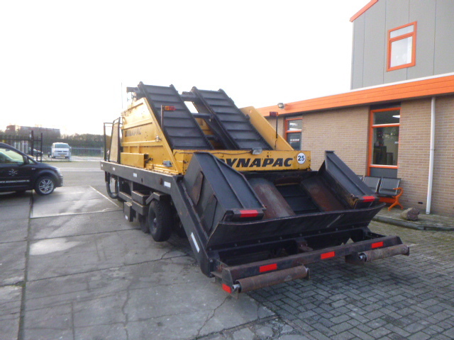 DYNAPAC HR21 Chip Spreader - Asphalt machine: picture 3 DYNAPAC HR21 Chip Spreader - Asphalt machine: picture 3