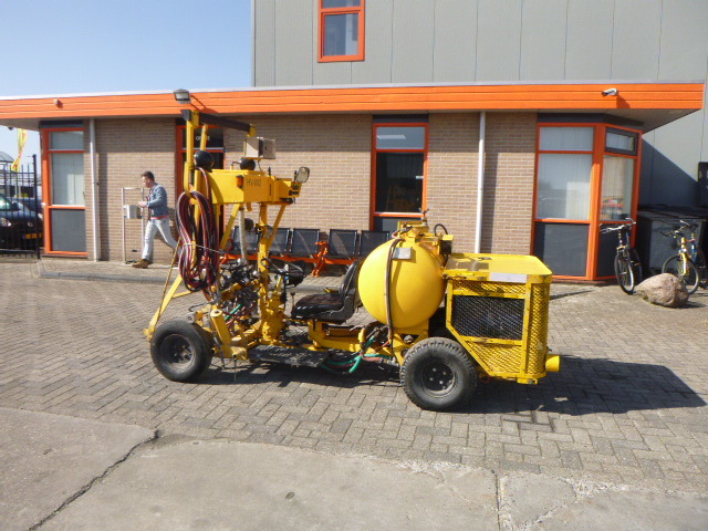 HOFMANN H25 Cold Paint road marker - Asphalt machine: picture 2 HOFMANN H25 Cold Paint road marker - Asphalt machine: picture 2