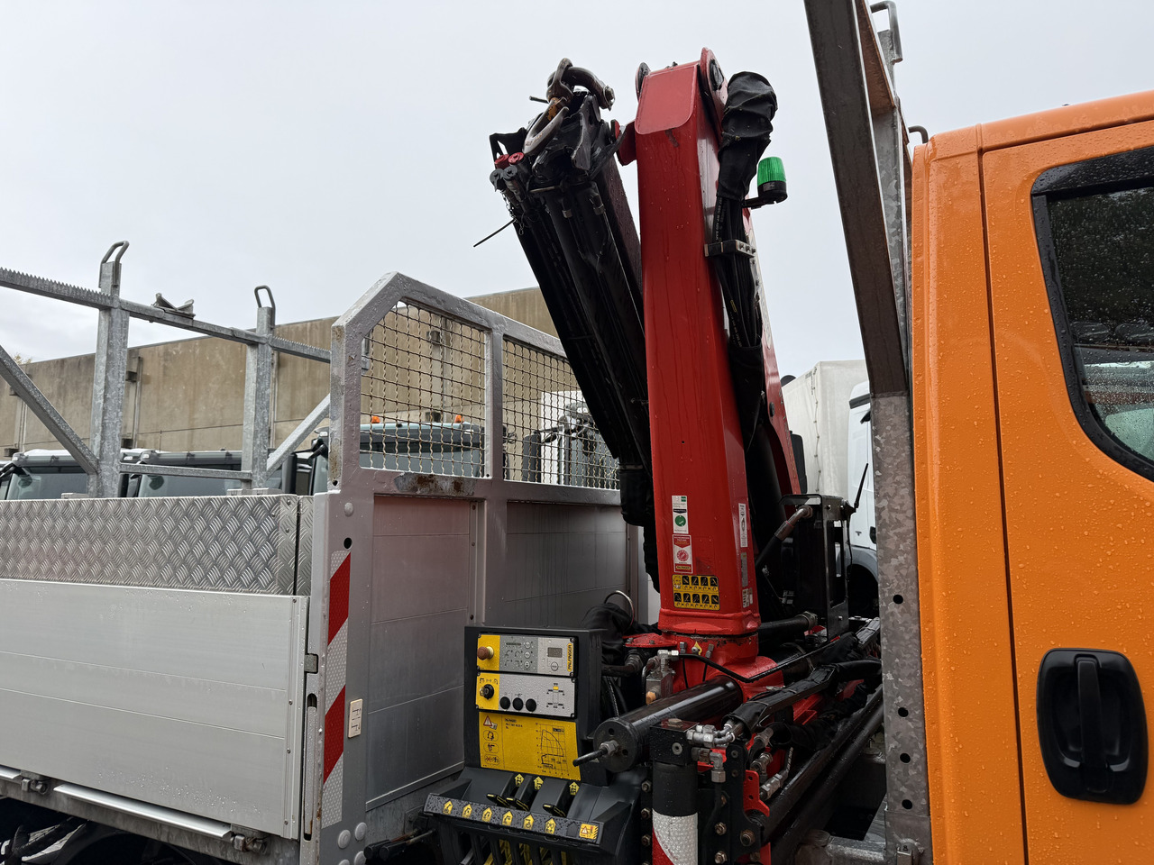 Iveco Daily 55S18W 4X4 Palfinger PK 7.501 - Flatbed van: picture 3 Iveco Daily 55S18W 4X4 Palfinger PK 7.501 - Flatbed van: picture 3