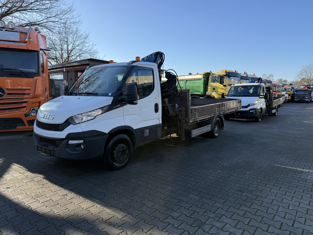 Iveco Daily 70C17 HMF 635 Kran bis 11 Meter - Dropside/ Flatbed truck, Crane truck: picture 1 Iveco Daily 70C17 HMF 635 Kran bis 11 Meter - Dropside/ Flatbed truck, Crane truck: picture 1