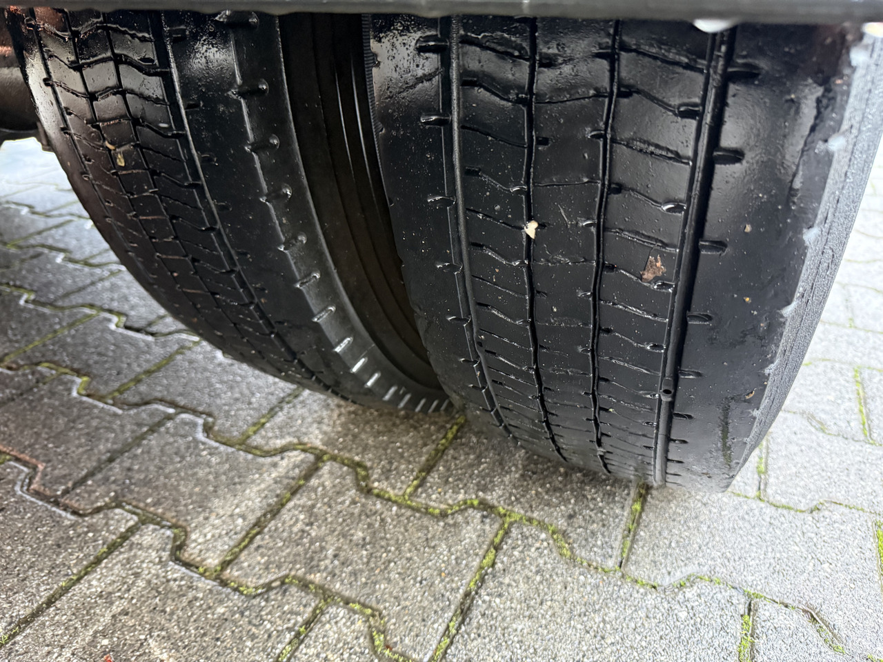 Iveco EuroCargo 80E22 Kran HMF 735 bis 15 Meter - Dropside/ Flatbed truck, Crane truck: picture 2 Iveco EuroCargo 80E22 Kran HMF 735 bis 15 Meter - Dropside/ Flatbed truck, Crane truck: picture 2