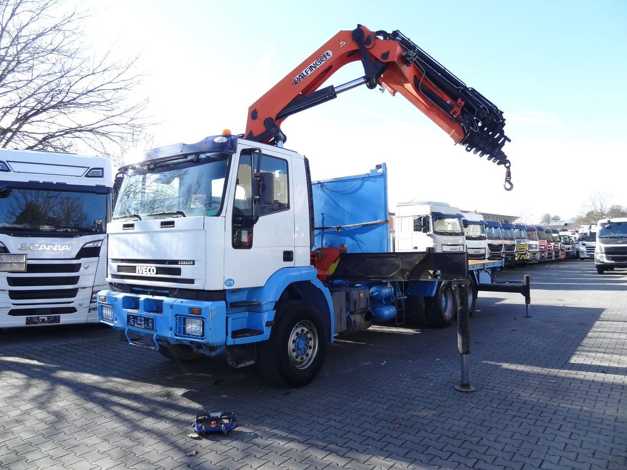 Iveco EuroTrakker 260E31 6X4 Palfinger 36002 - Dropside/ Flatbed truck, Crane truck: picture 1 Iveco EuroTrakker 260E31 6X4 Palfinger 36002 - Dropside/ Flatbed truck, Crane truck: picture 1