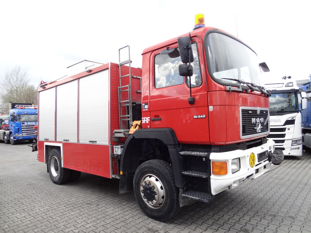Fire truck MAN F90 16.242 4X4 / Feuerwehr: picture 10