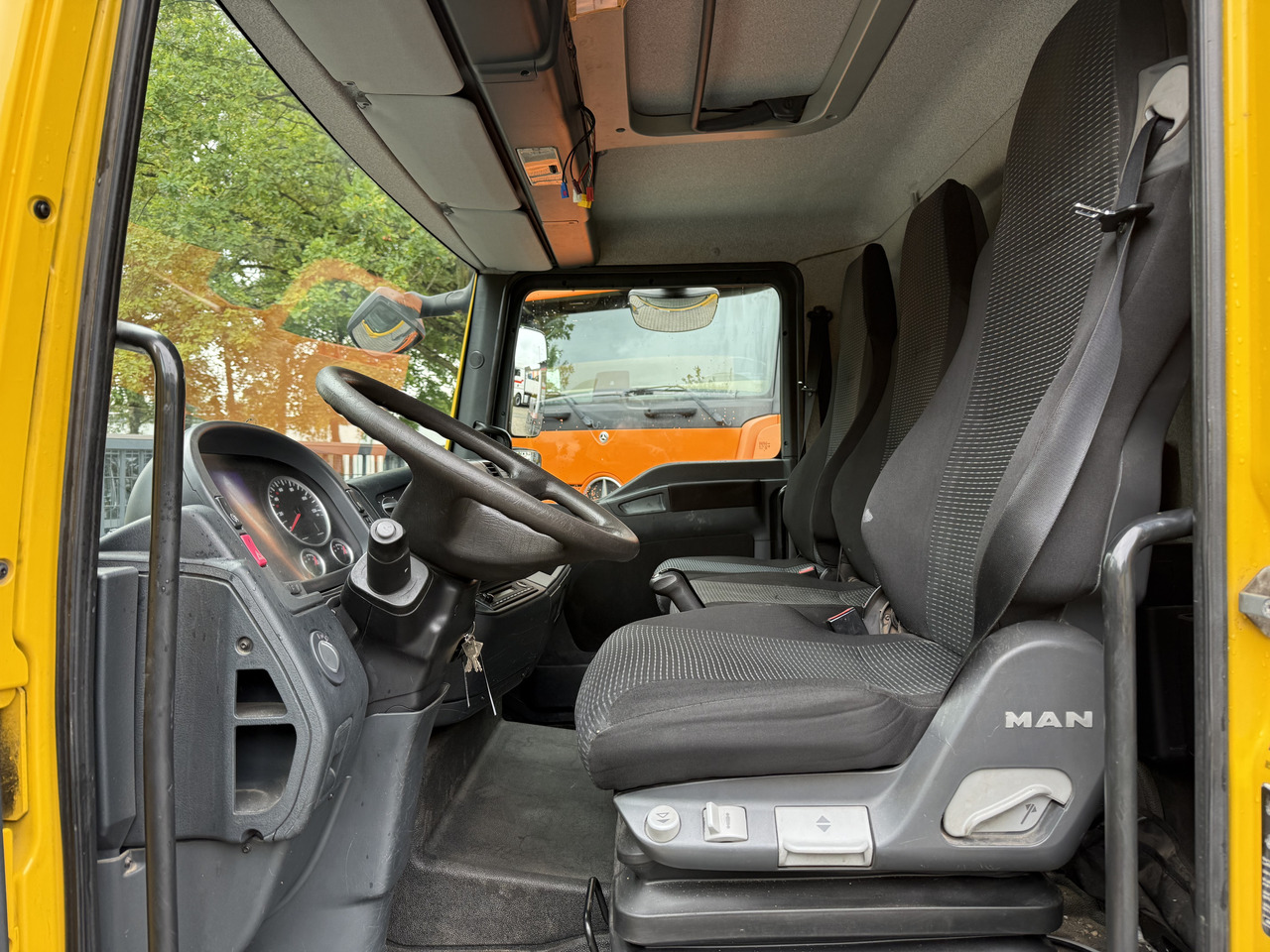 MAN TGL 8.180 BB - Dropside/ Flatbed truck: picture 4 MAN TGL 8.180 BB - Dropside/ Flatbed truck: picture 4