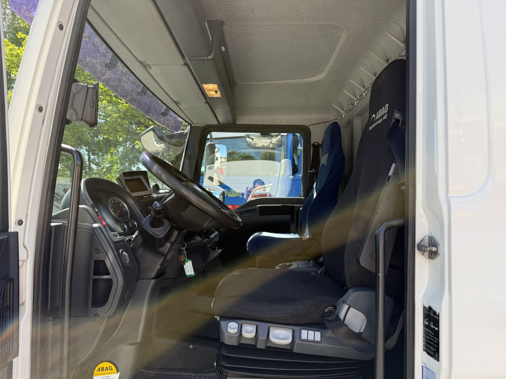 MAN TGL 8.180 Palfinger 6501 - Dropside/ Flatbed truck, Crane truck: picture 5 MAN TGL 8.180 Palfinger 6501 - Dropside/ Flatbed truck, Crane truck: picture 5