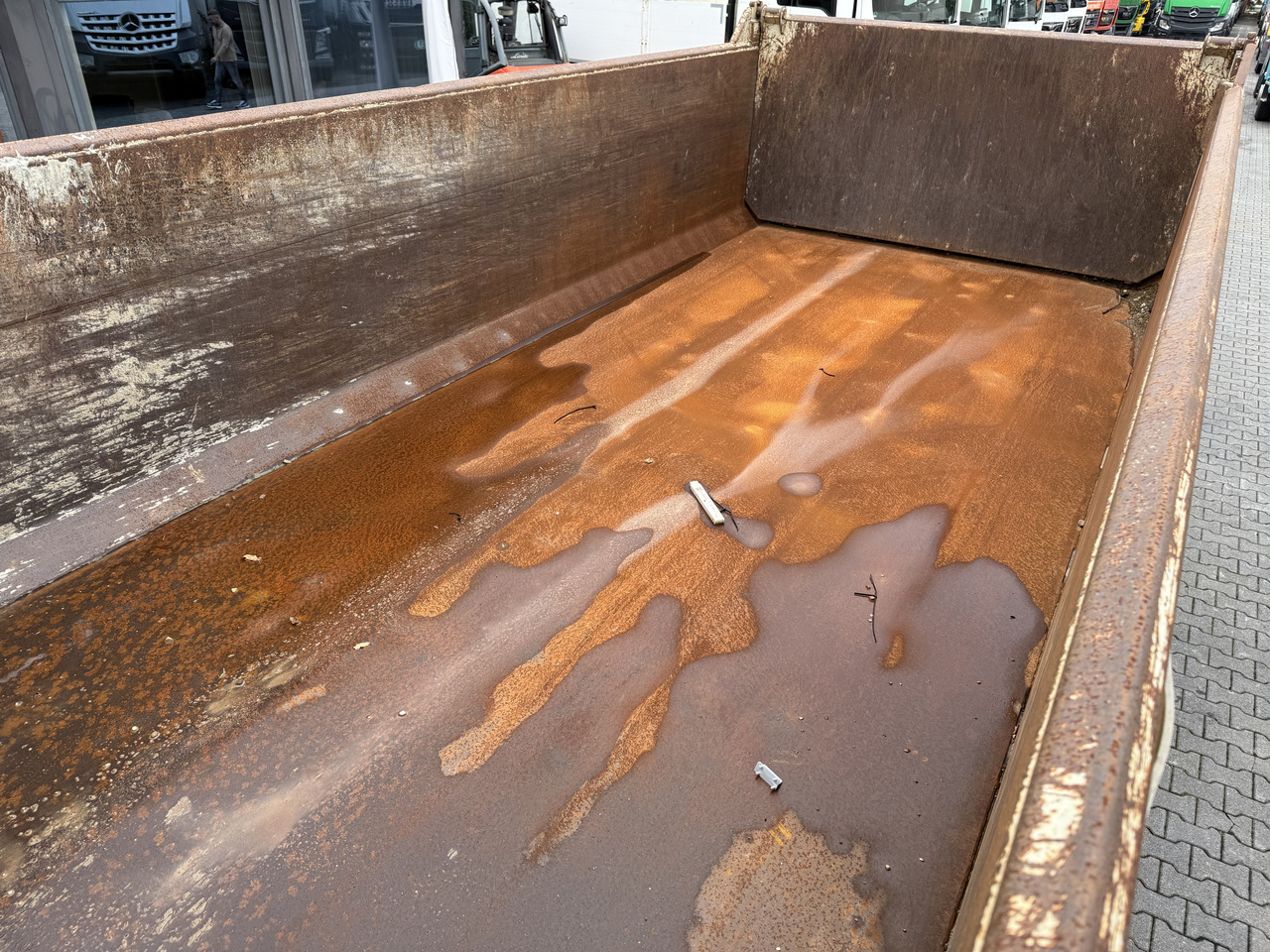 Mercedes-Benz Arocs 3245 K 8X4 - Tipper: picture 3 Mercedes-Benz Arocs 3245 K 8X4 - Tipper: picture 3