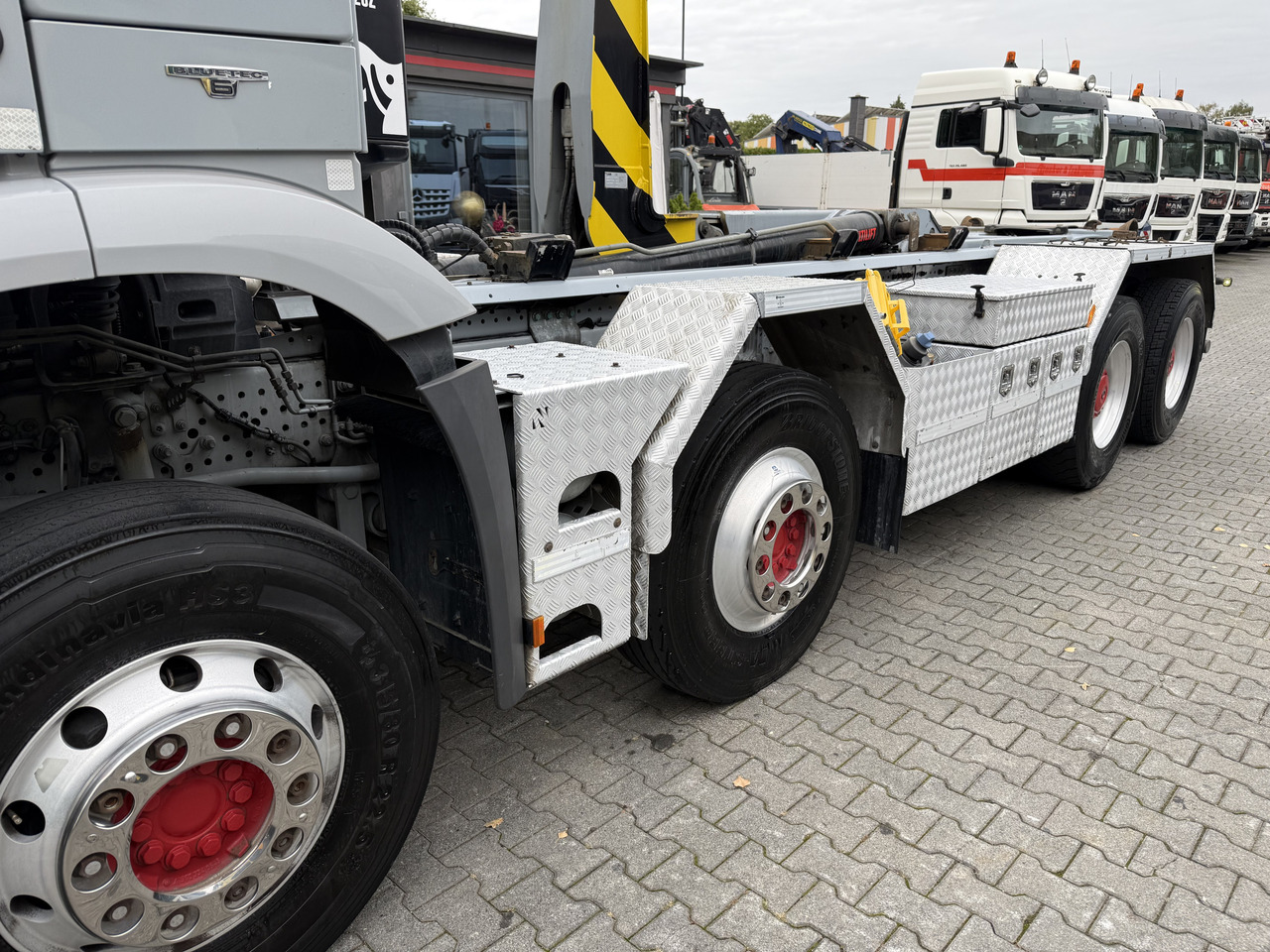 Mercedes-Benz Arocs 3245 K 8X4 Haken - Hook lift truck: picture 2 Mercedes-Benz Arocs 3245 K 8X4 Haken - Hook lift truck: picture 2